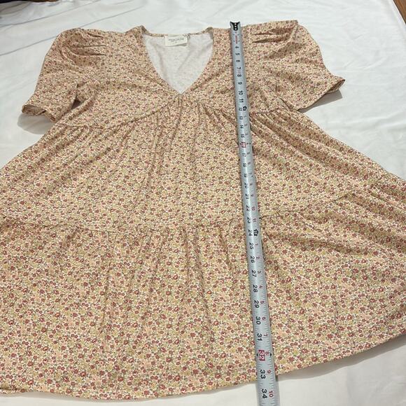 Tuckernuck Hyacinth House Womens XS Ditsy Floral Puff Sleeve Tiered Mini Dress - Picture 8 of 8